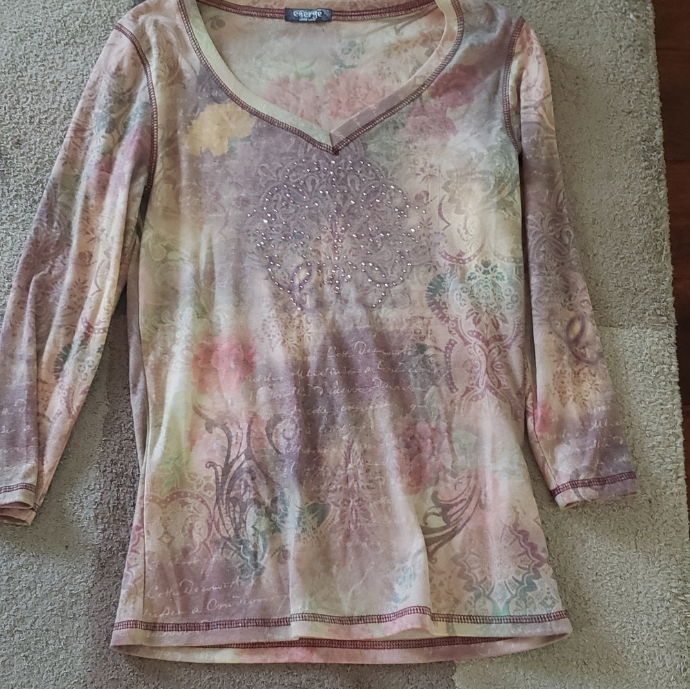 Vneck mulicolor; green, pink, maroon